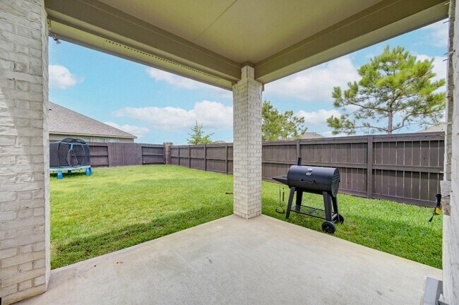 Building Photo - 7735 Wright Wood Dr