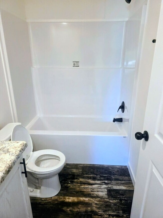 Building Photo - Brand-New Home Just Built 3 bedroom 2 bathroom almost 1500 SQFT