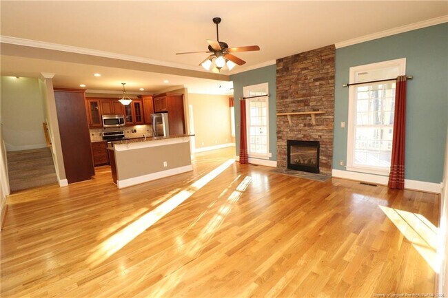 Building Photo - 7124 Blue Juniper Ct