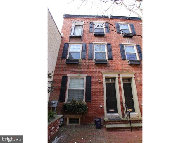 Building Photo - 968 N Lawrence St