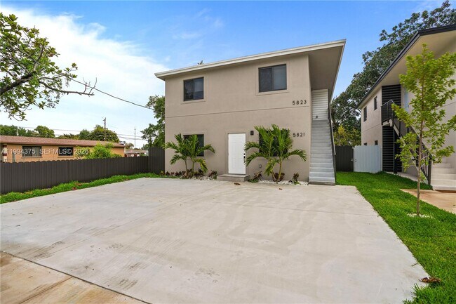 Building Photo - 5821 NW 30th Ave