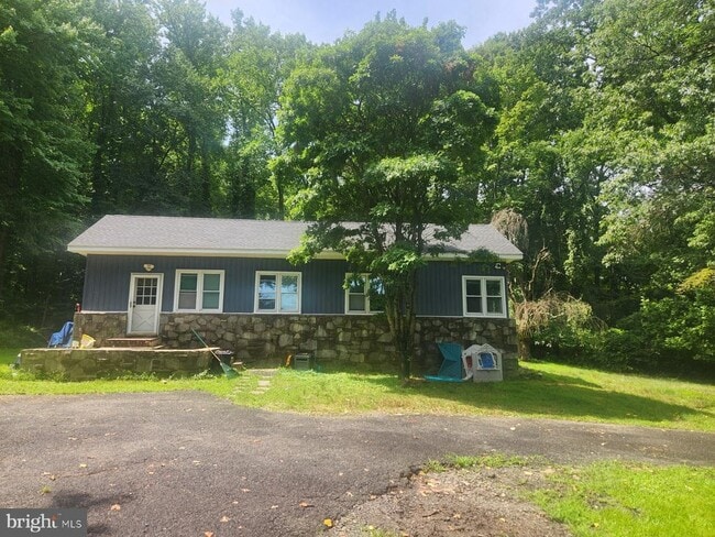 Building Photo - 295 Gravel Hill Rd