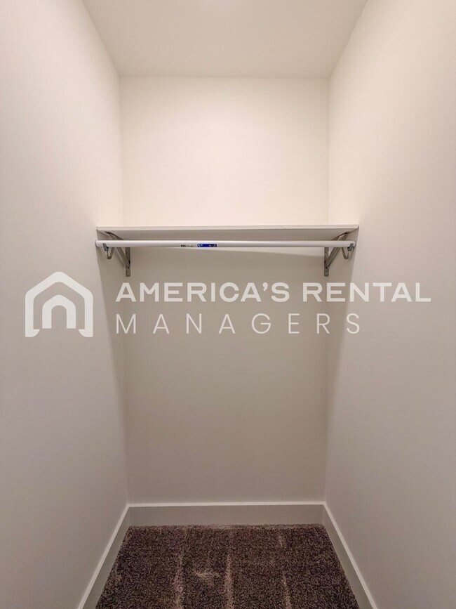 Building Photo - Home for Rent in Vestavia Hills, AL!!! Sig...