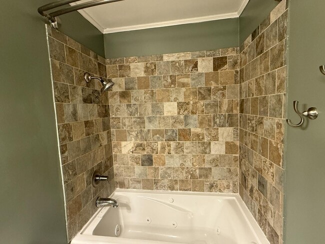 Building Photo - 5902 W Franklin St