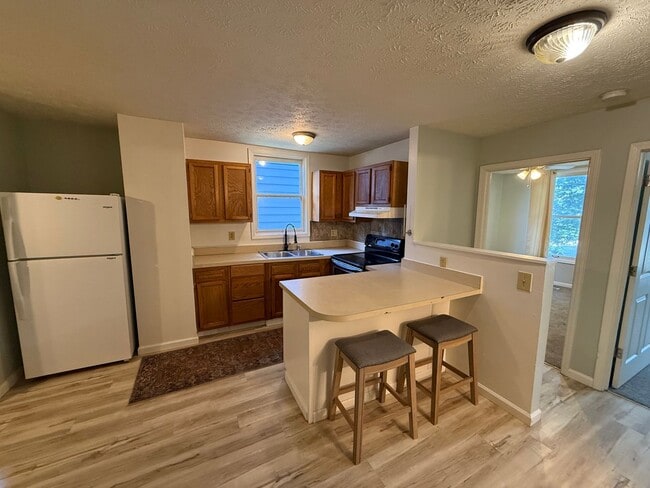 Building Photo - 216 S 5th St