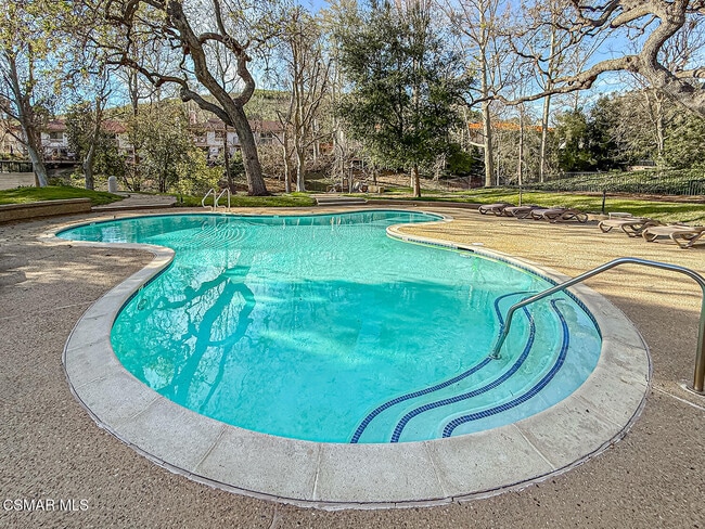 Building Photo - 655 Arroyo Oaks Dr