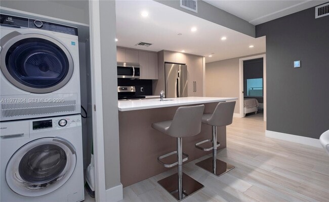 Building Photo - 1150 101st St