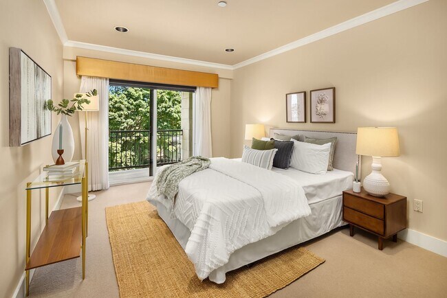 Building Photo - Luxury Penthouse with 600+ Sqft Terrace & ...