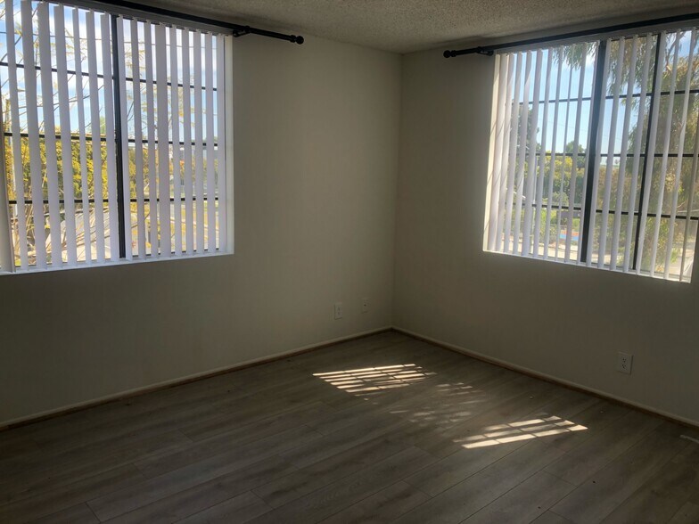 Building Photo - 1621 Venice Blvd