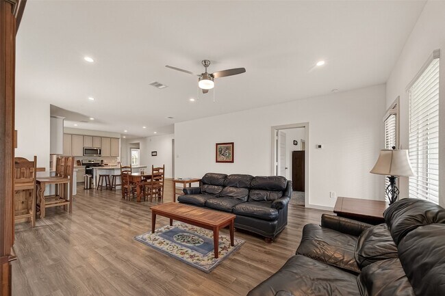 Building Photo - 1119 Kinder Sky Ln