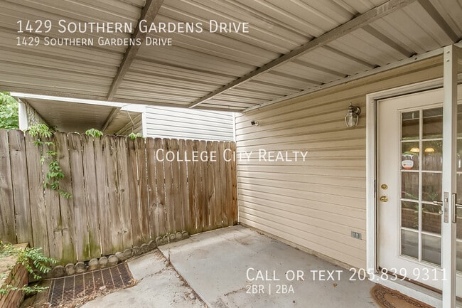 Building Photo - 1429 Southern Gardens Dr