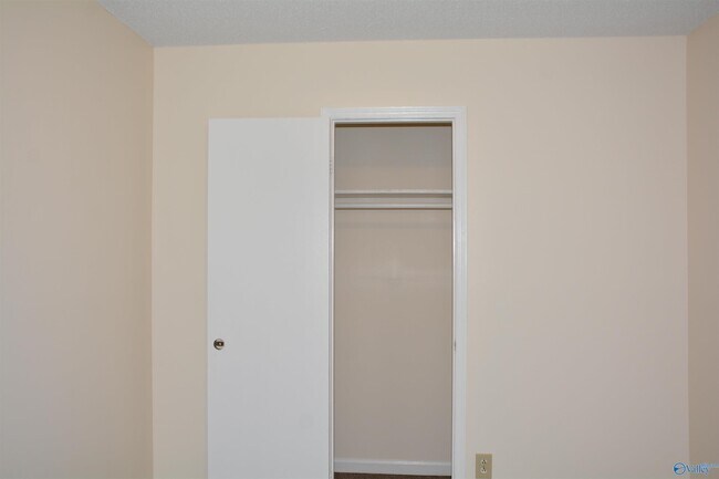 Building Photo - 6231 Maywick Dr NW