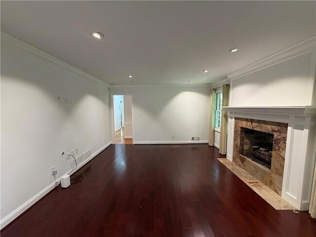 Building Photo - 6651 Castleton Dr NW