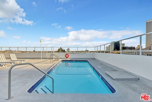 Building Photo - 9950 Durant Dr