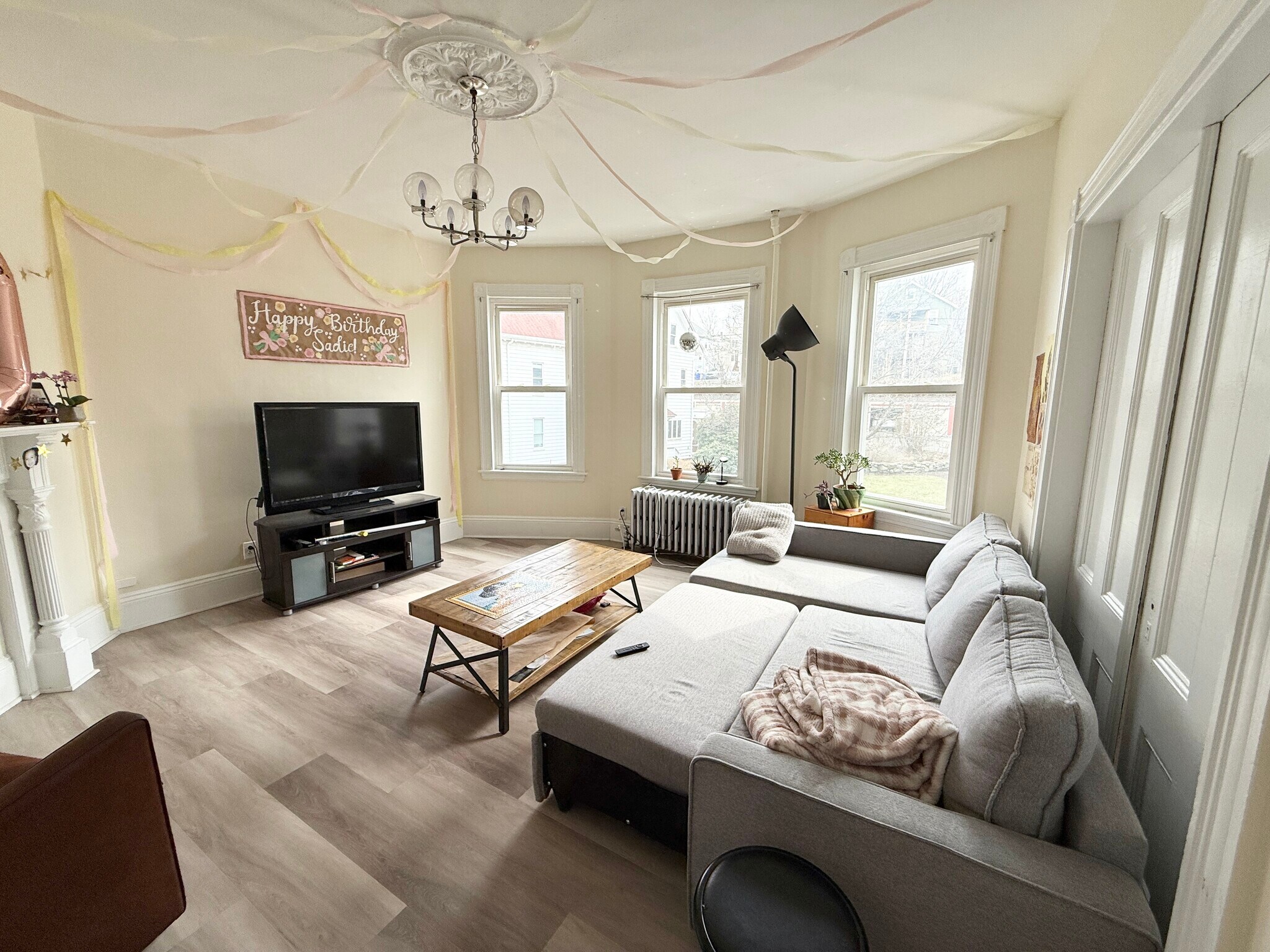 Building Photo - 55 Hillside St