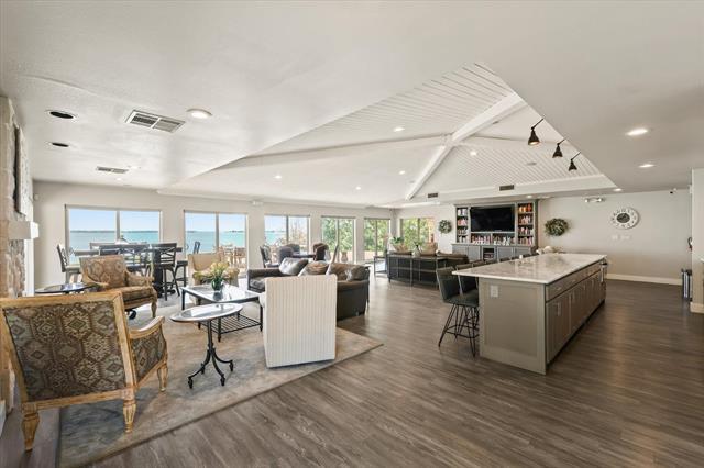 Building Photo - 500 Water's Edge Drive