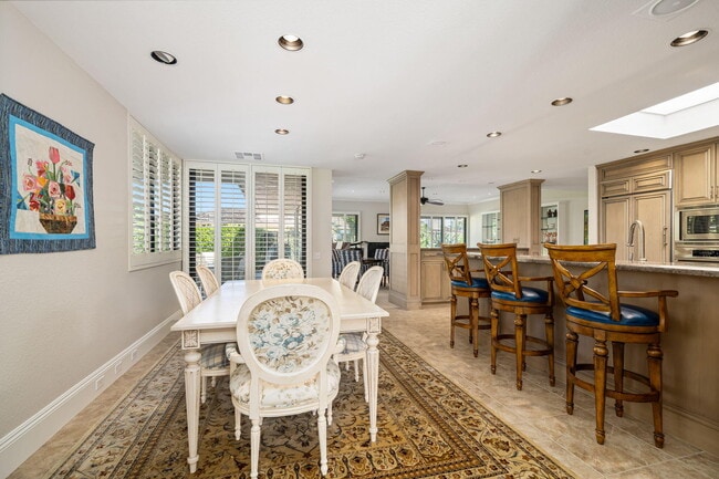 Building Photo - 6 Oxford Ct