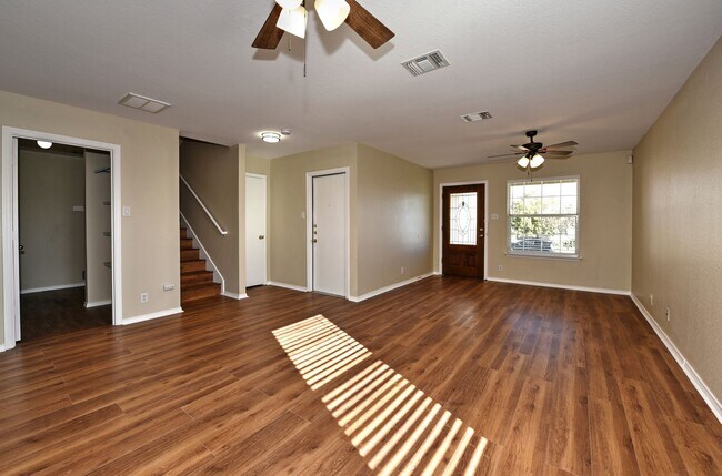 Building Photo - 4 Bedrooms!!!!! 2.5 bath and 2 attached ca...
