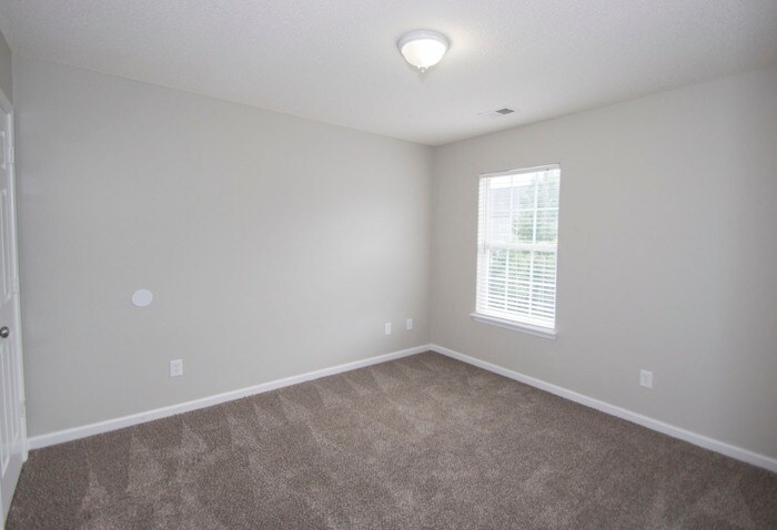 Building Photo - 609 Green Pasture Ct