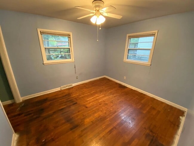 Building Photo - 3 Bed 1 Bath For Rent - Springfield