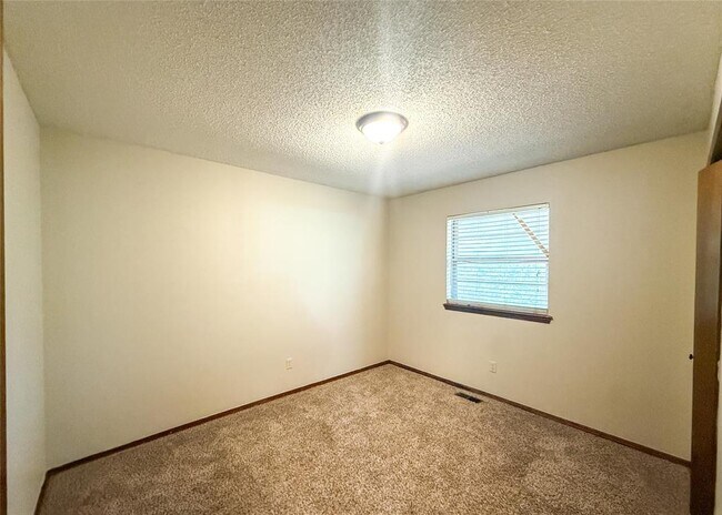 Building Photo - 101 Sahoma Terrace
