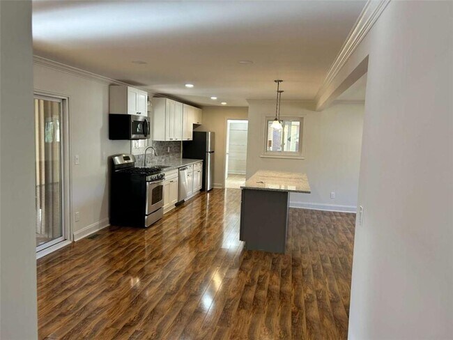 Building Photo - 4642 Elmherst Dr