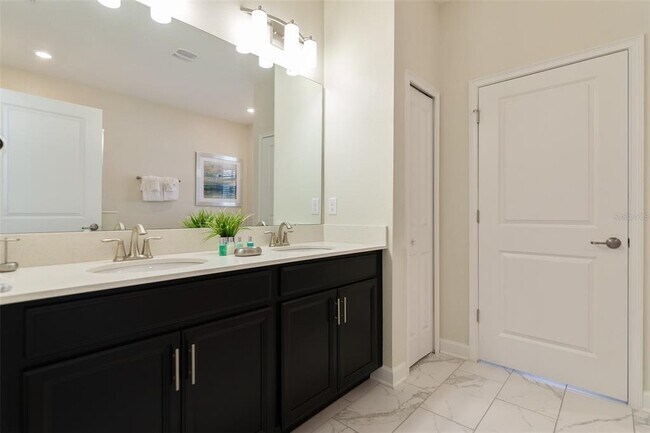 Building Photo - 1525 Flange Dr