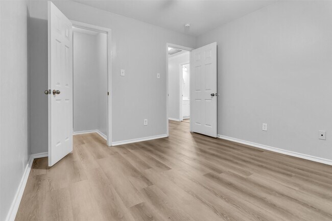 Building Photo - 46 Marble Rock Pl