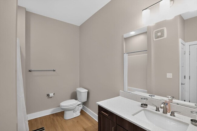 Building Photo - 1004 Park View Greer Cir