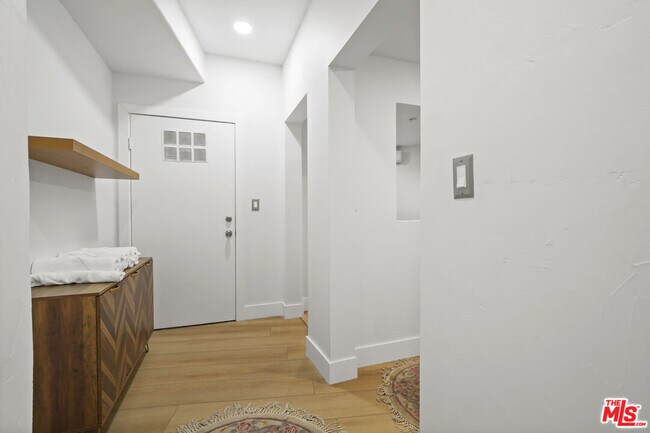 Building Photo - 2258 Gloaming Way