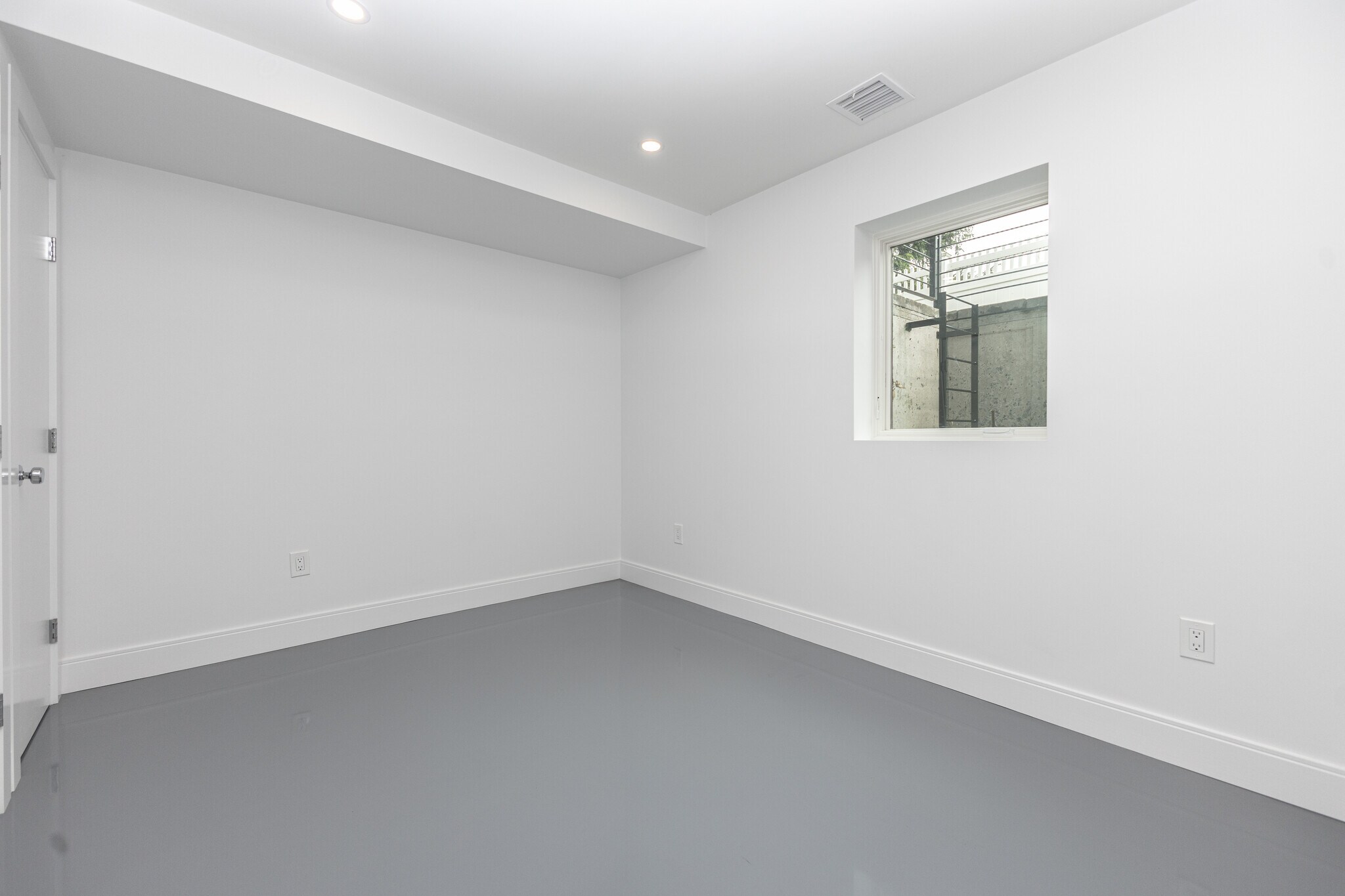 Building Photo - 95 Griswold St
