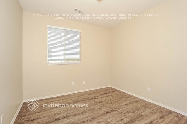 Building Photo - 5815 W Ave J 12