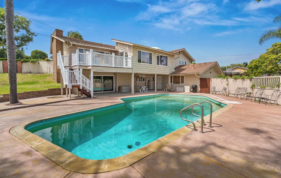 Building Photo - 6401 La Jolla Scenic Dr S