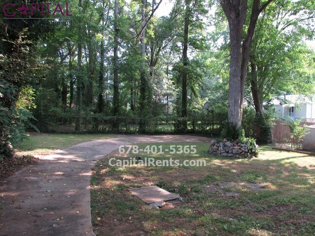 Building Photo - 1361 Westboro Dr SW