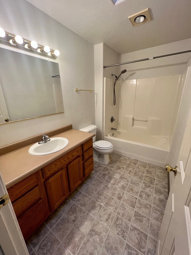 Building Photo - 1290 Clearsprings Dr