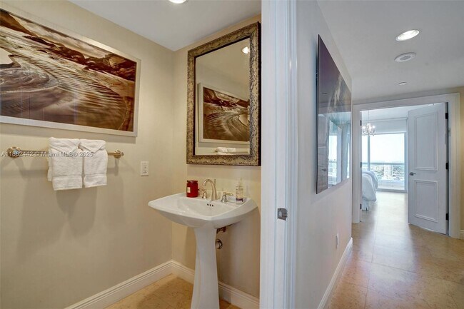 Building Photo - 6000 Island Blvd