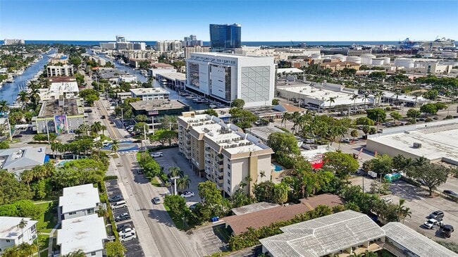 Building Photo - 1050 SE 15th St