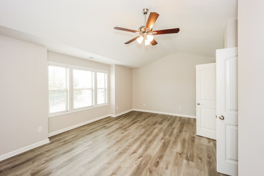 Building Photo - 3232 Baylor Cir