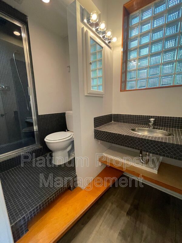 Building Photo - 3828 Donaldson Dr