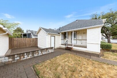 Building Photo - Charming & Updated Home with Garage