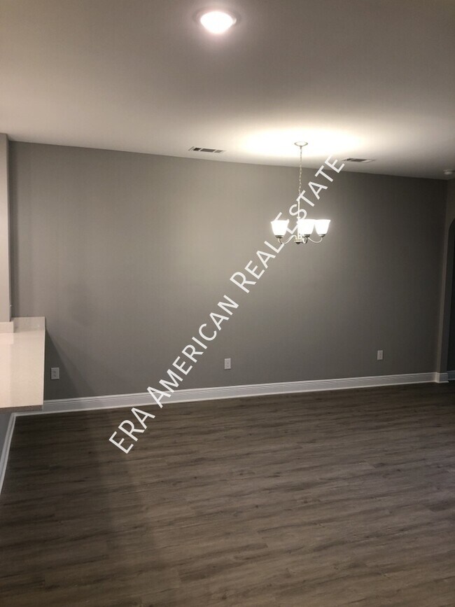 Building Photo - 999 Skylark Rd