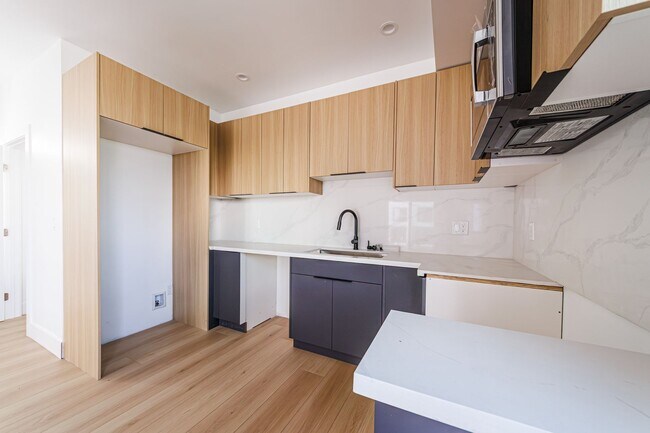 Building Photo - 13461 Beach Ave