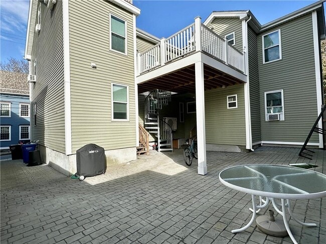 Building Photo - 29 Ann St