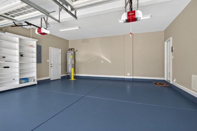 Building Photo - "Spacious 5-Bed featuring TWO PRIMARY SUITES with a beautiful backyard oasis in Norfolk!"