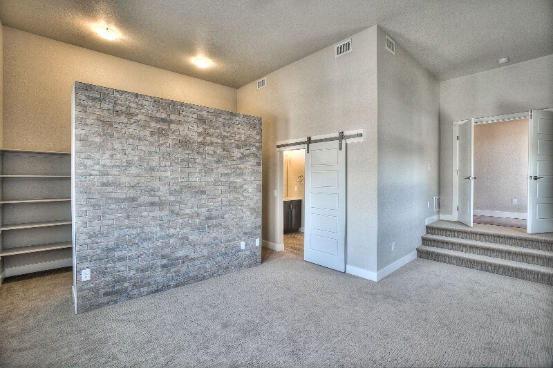 Building Photo - 2132 Saison St