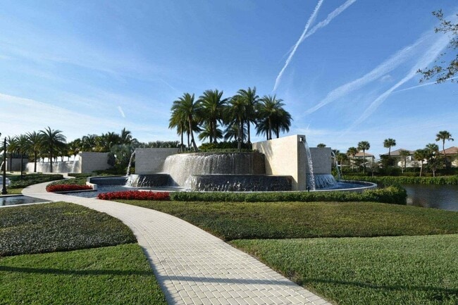 Building Photo - 16892 Strasbourg Ln