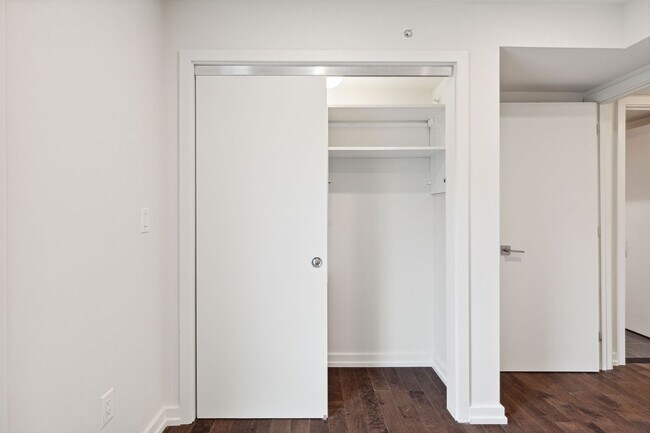 Building Photo - Luxury 2BD/2BA| Bella Vista Apartment