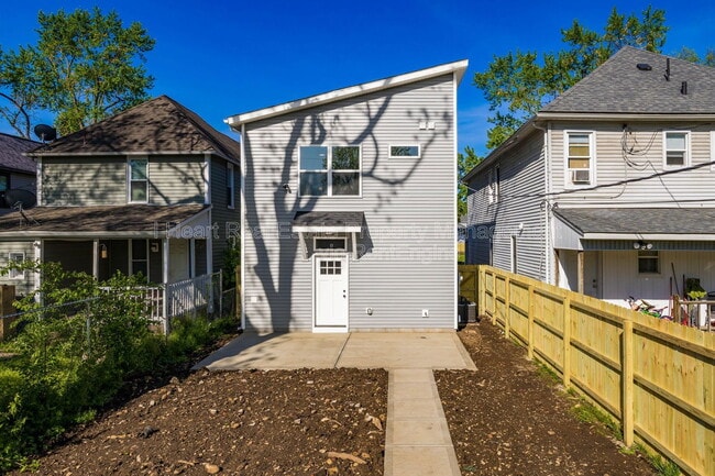 Building Photo - 72 Hayden Ave