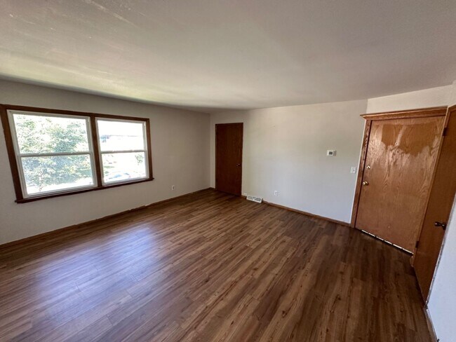 Interior Photo - 343 W Newhall Ave. (8 Unit)