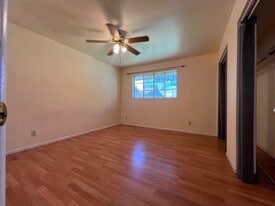 Building Photo - 2015 W Berridge Ln